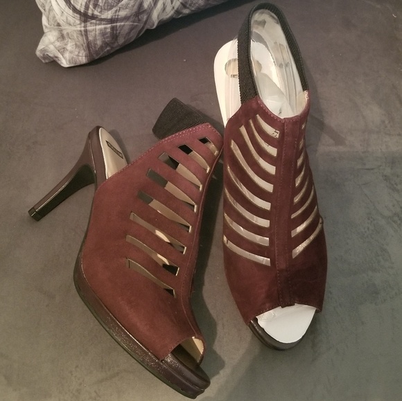 Ankle-strap Sandals - Picture 3 of 4